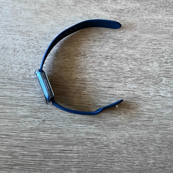 Apple Watch Series 7 GPS + Cellular 41mm Blue Aluminum Case With Abyss Blue Band - Picture 4 of 4